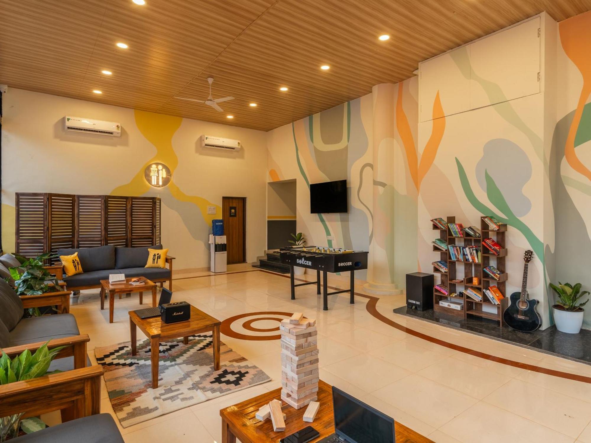 The Hosteller Lonavala, City Centre Exterior photo