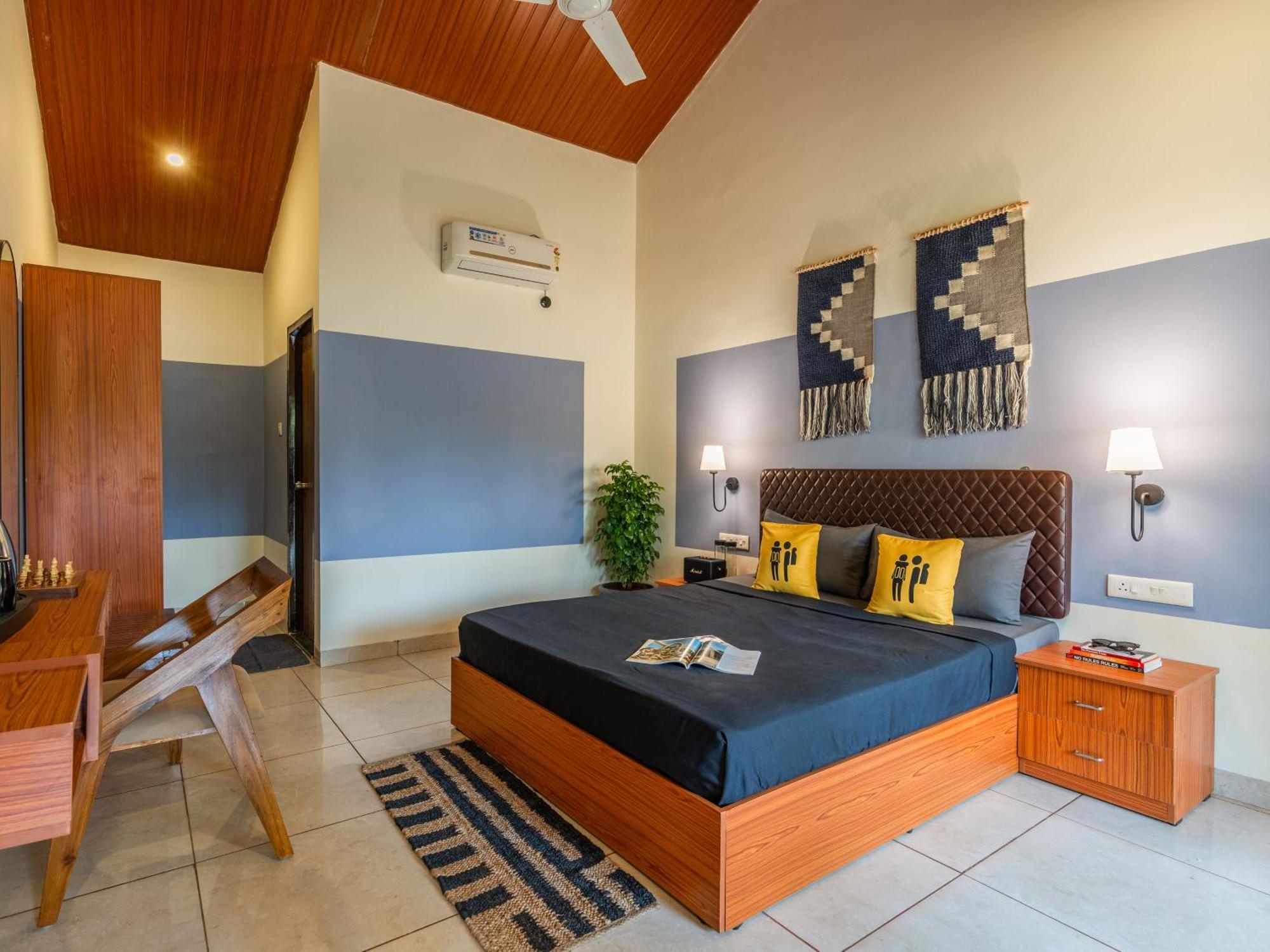 The Hosteller Lonavala, City Centre Exterior photo