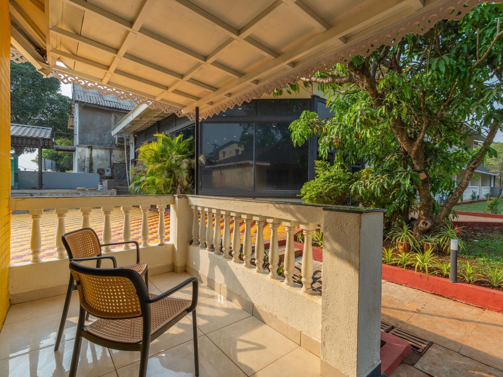 The Hosteller Lonavala, City Centre Exterior photo