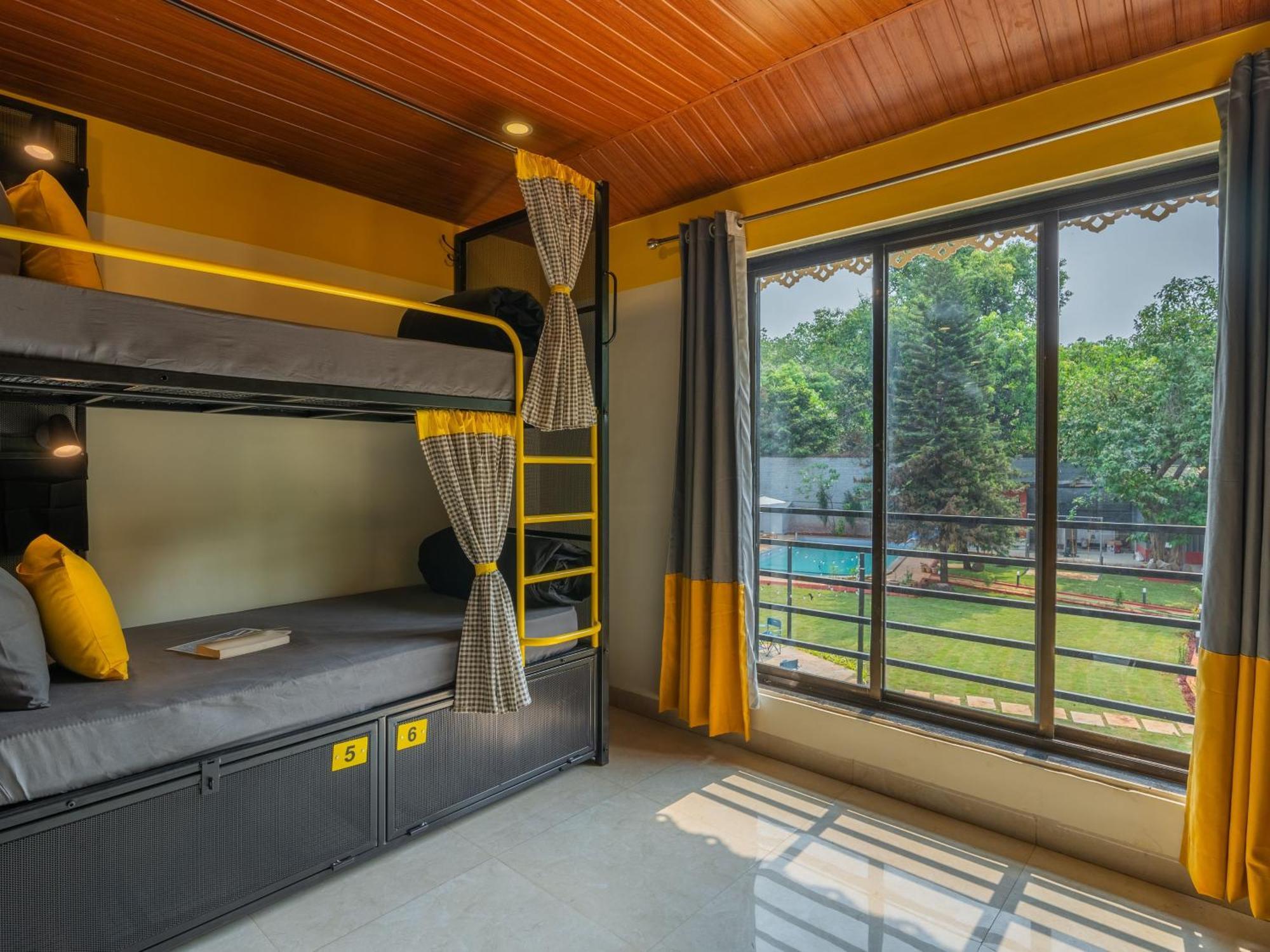 The Hosteller Lonavala, City Centre Exterior photo