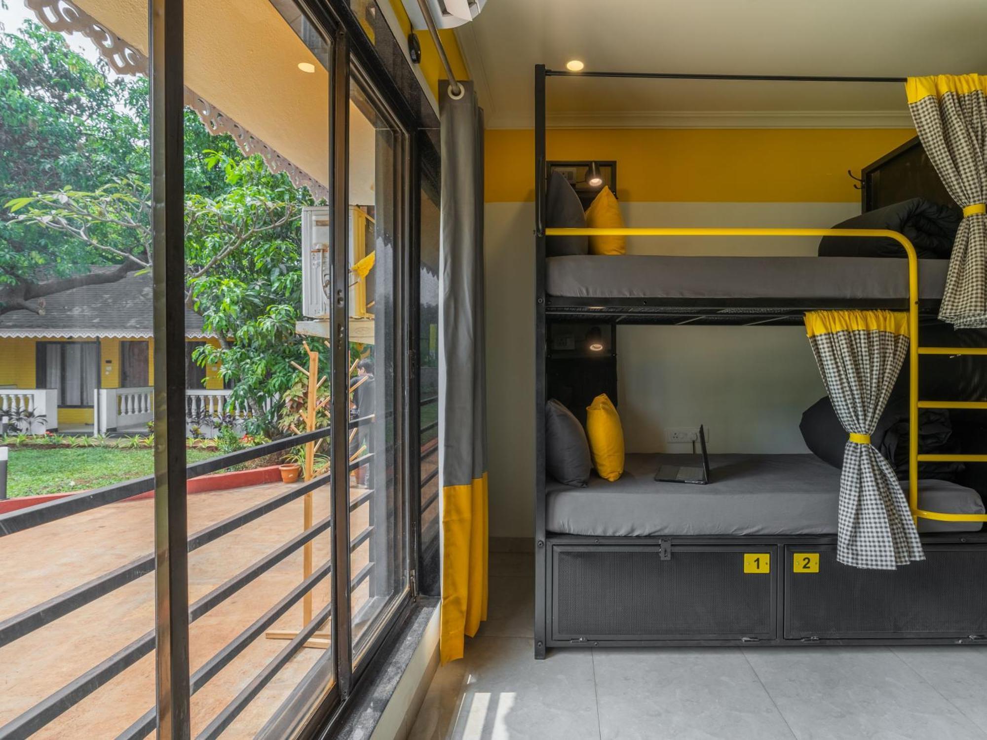 The Hosteller Lonavala, City Centre Exterior photo