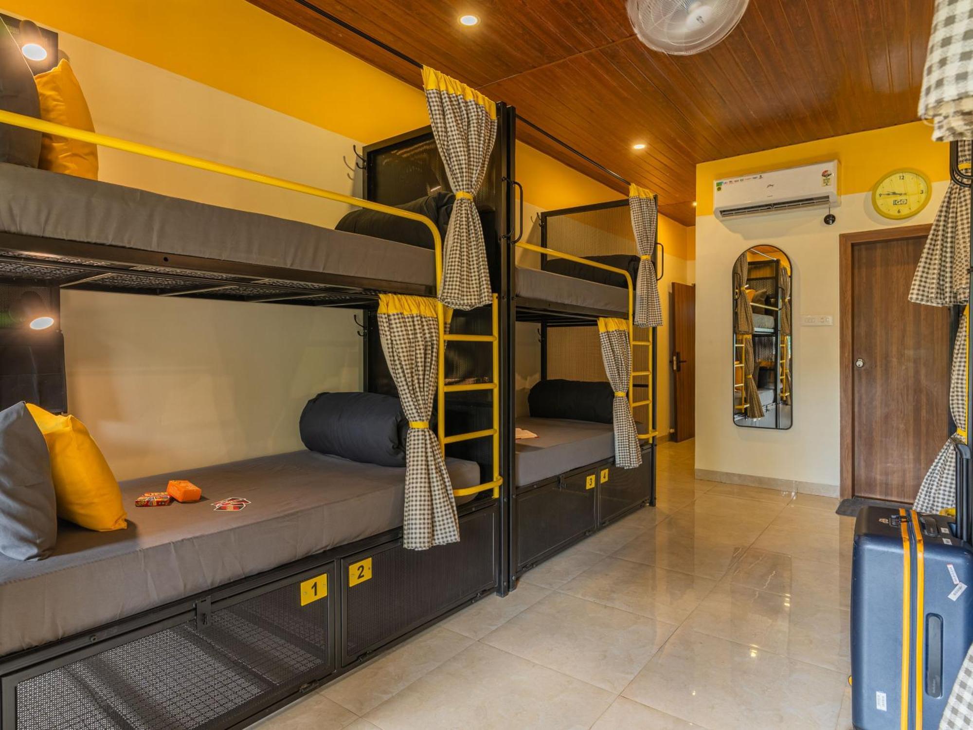 The Hosteller Lonavala, City Centre Room photo